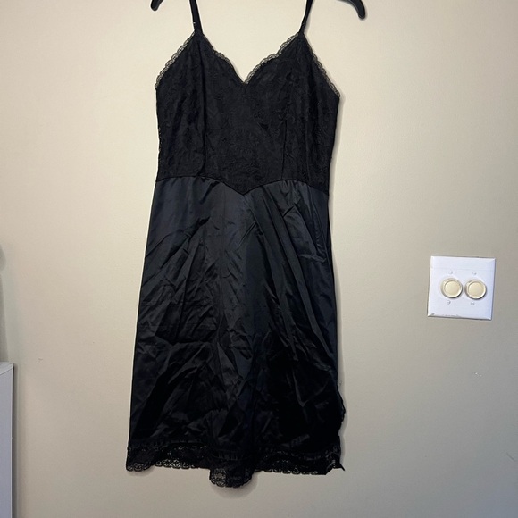 Vintage Vanity Fair Made In USA Black Lace Slip Nightgown Small - Picture 3 of 14